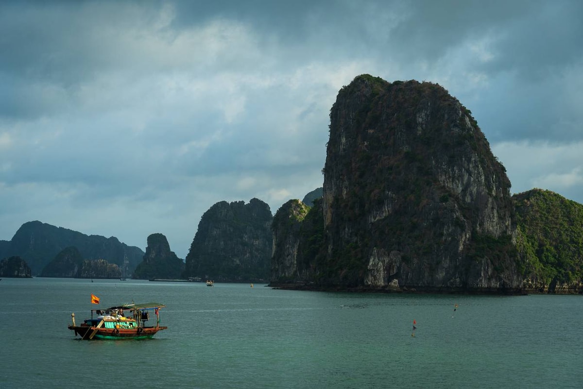 Vietnam_Ha_Long_Bay-101.jpg